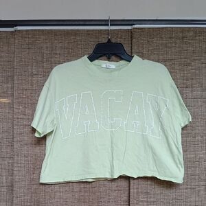 Green 'VACAY' Graphic Cropped Cotton  Tee